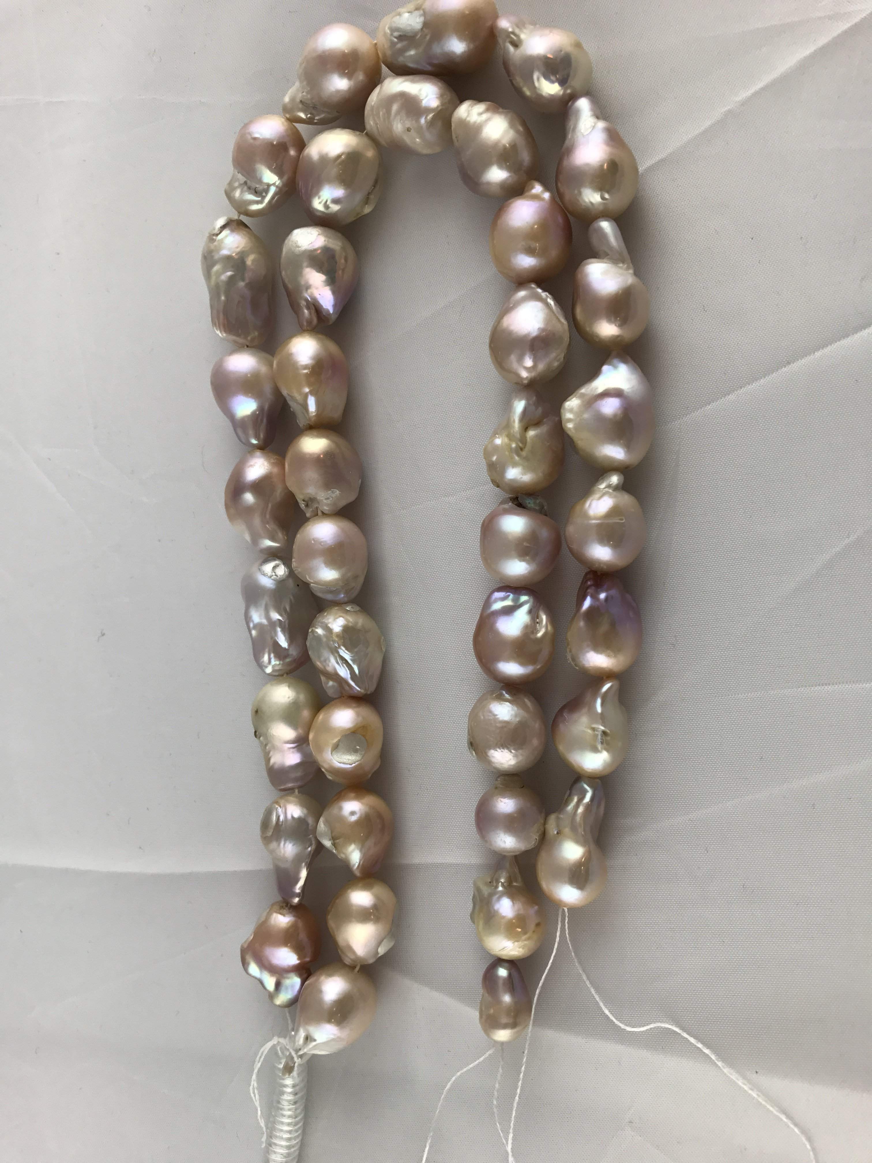 Strand Of Loose Baroque Pearls 15x25mm Peach-Pearl Rack