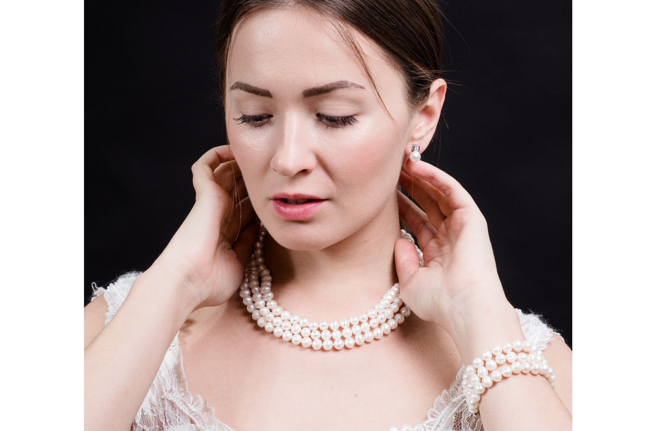 White Color Triple Strand Freshwater Pearl Bracelet 8-9mm-Pearl Rack