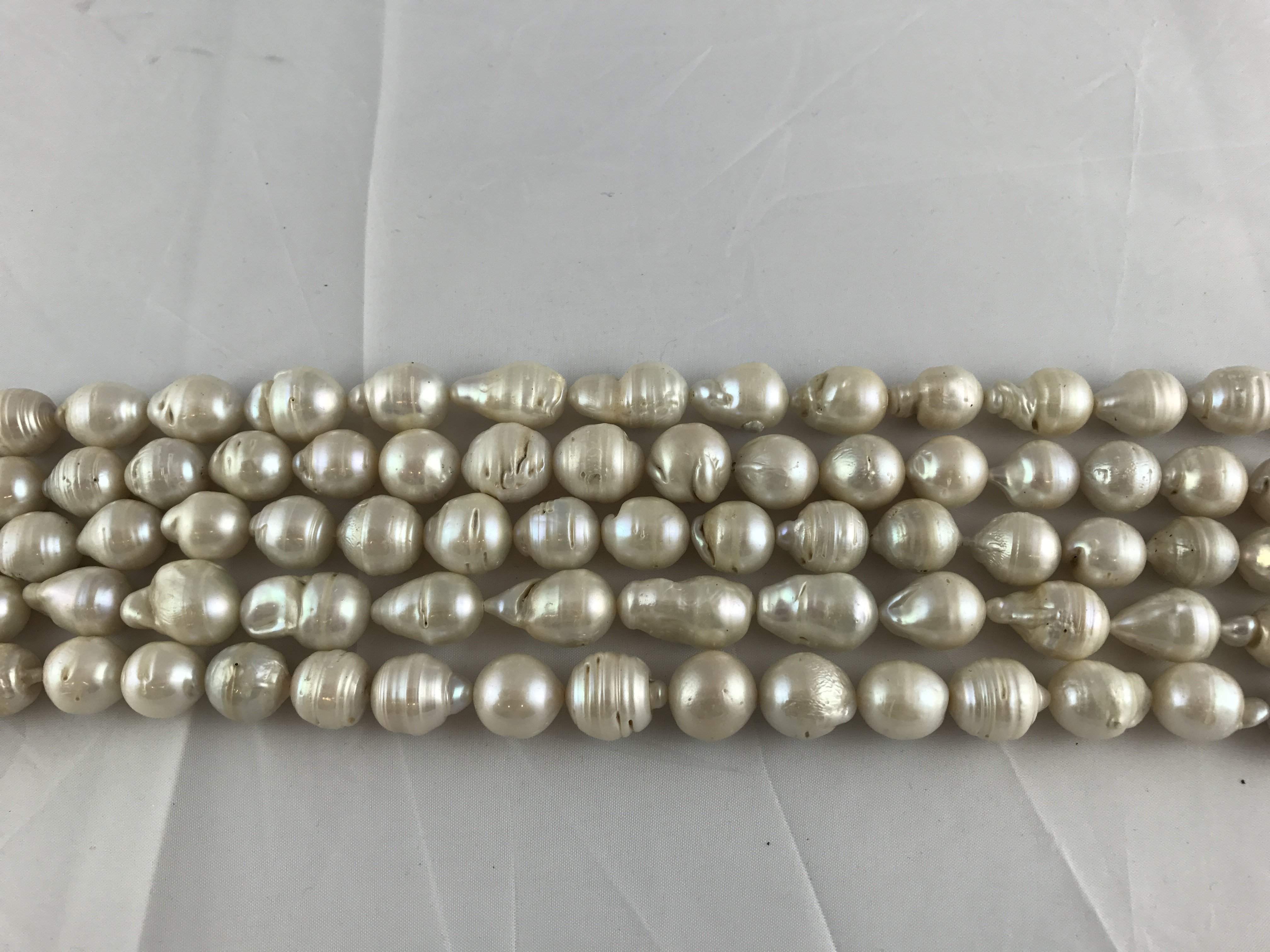 Strand Of Loose Baroque Pearls 15x25mm White-Pearl Rack
