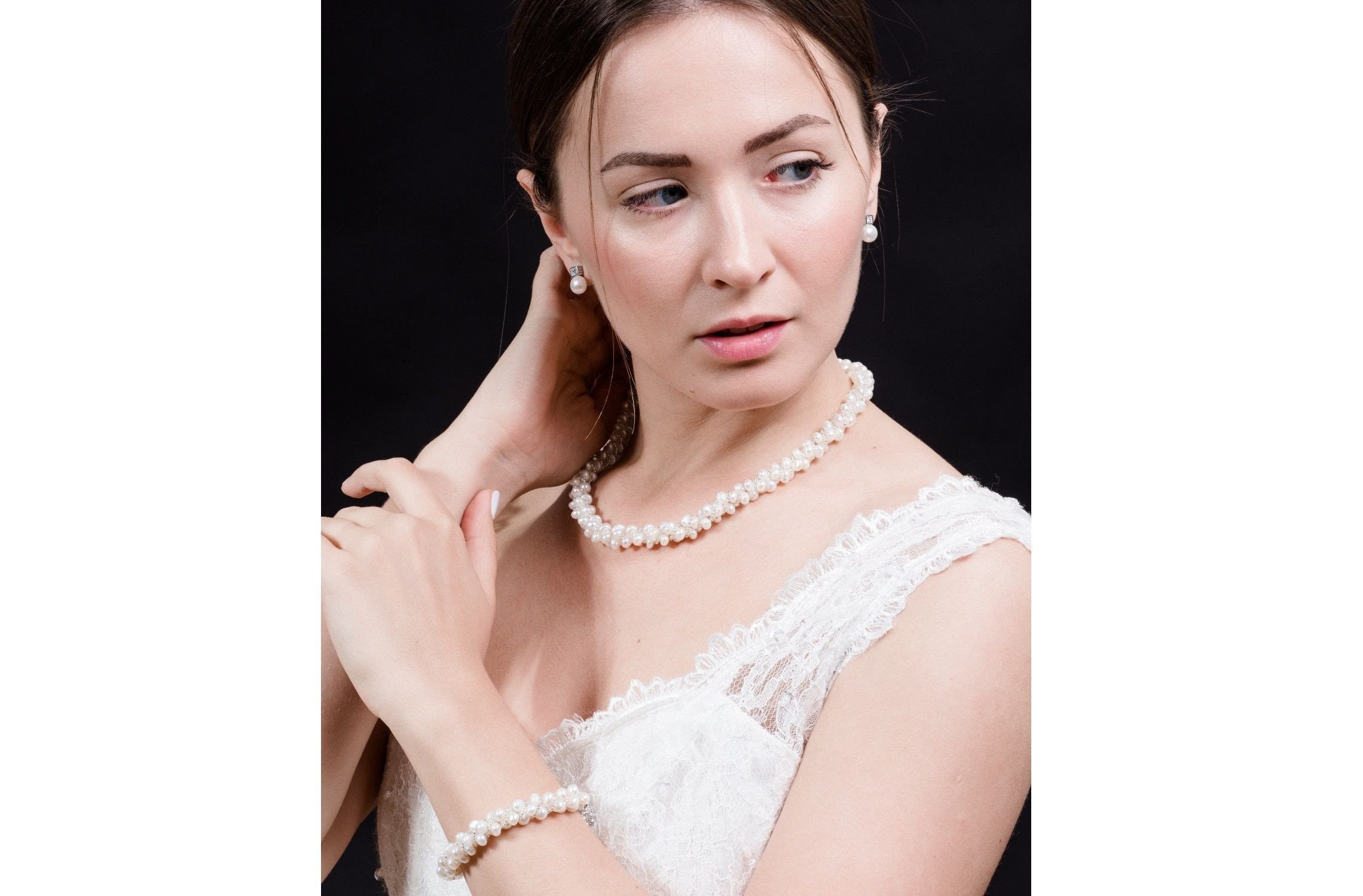 Freshwater Pearl Necklace, Bracelet, Earrings Set